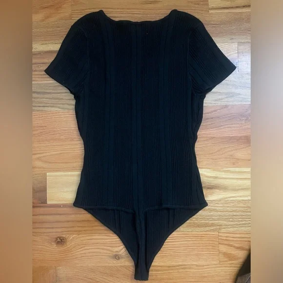 Abercrombie & Fitch Black Short Sleeve Sweetheart Sweater Bodysuit Size Large - Picture 7 of 9